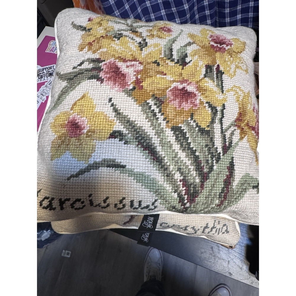 needle point 2 pillows flowers